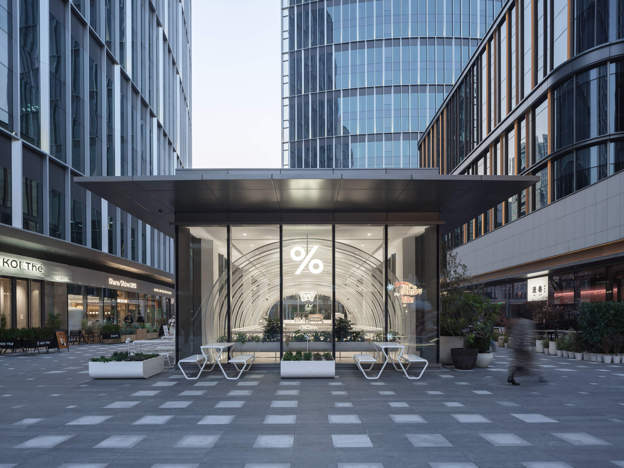 % Arabica Shanghai Expo World / Nguyen Khai Architects & Associates