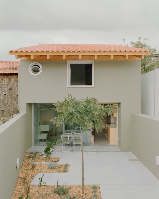 Casa Verde Gago / Bruno Dias Arquitectura - Интерьерная фотография, бетон