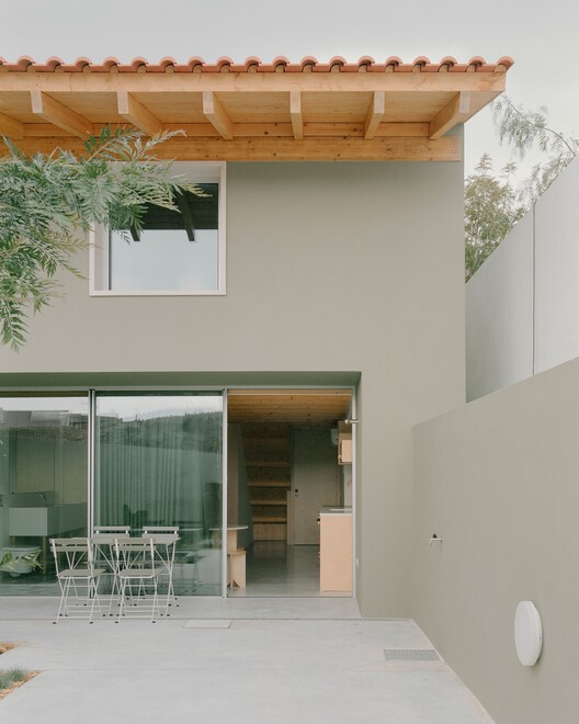 Casa Verde Gago / Bruno Dias Arquitectura - Интерьерная фотография, бетон