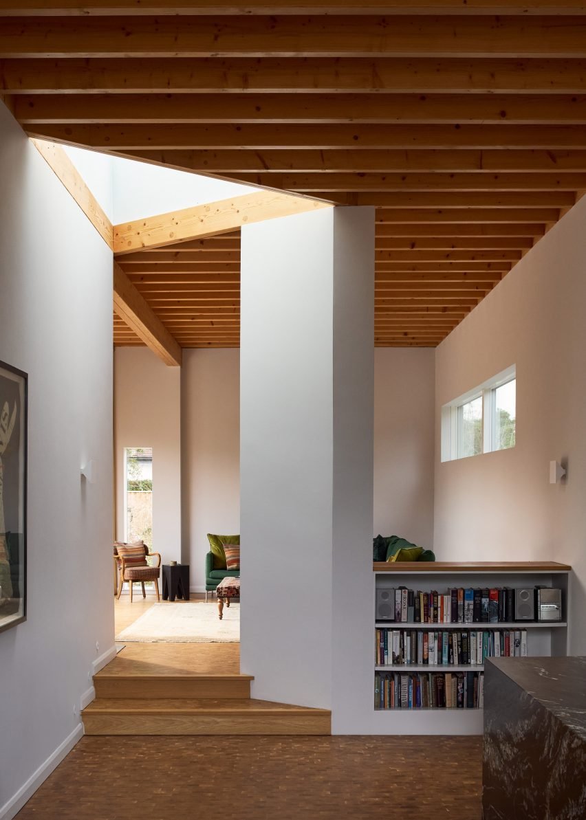 Камень бросает дом от Mole Architects