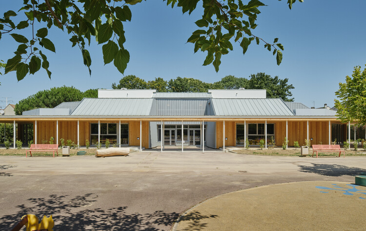 Реконструкция детской школы / Croixmariebourdon Architectes Associées - изображение 2 из 30