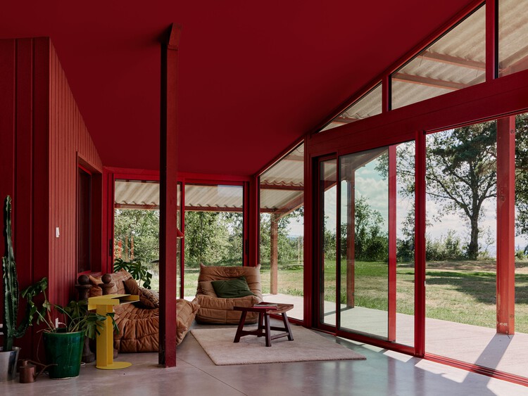 La Grange Rouge House / Sigurd Larsen - Интерьерная фотография, дерево, дверь