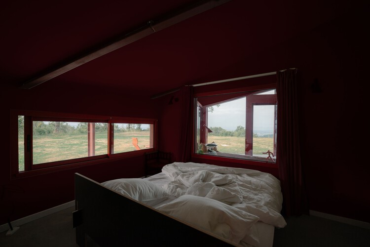 La Grange Rouge House / Sigurd Larsen - Интерьерная фотография, спальня, кровать