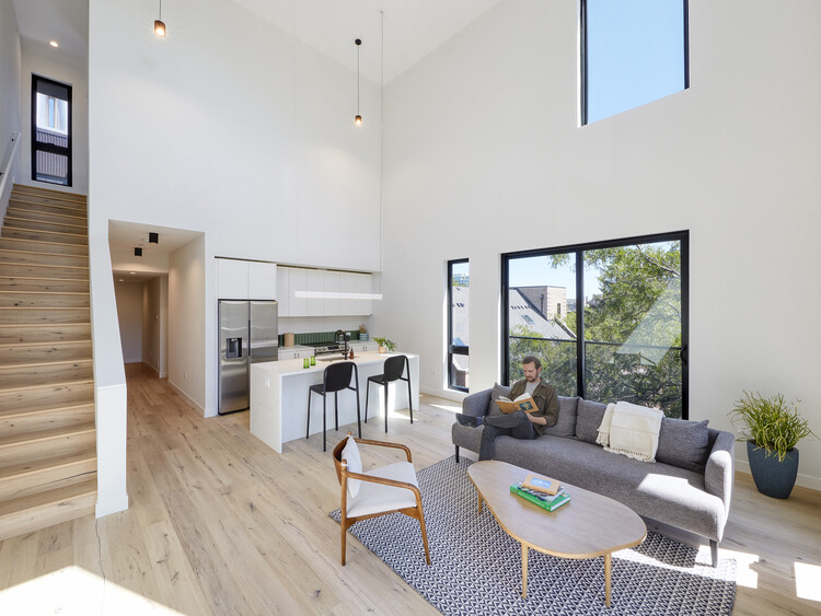 Lodge Evanston / ISA - Architects Interface Studio - Интерьерная фотография, гостиная