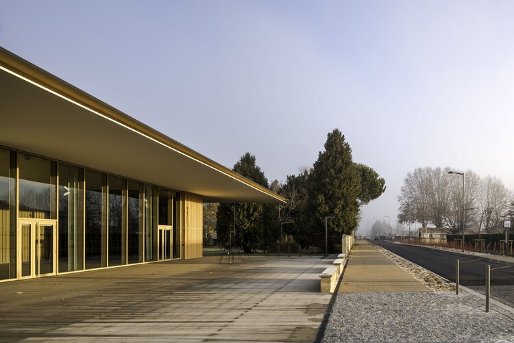 Культурный центр Boma / Marjan Hessamfar & Joe Vérons Architectes Associés - изображение 8 из 20