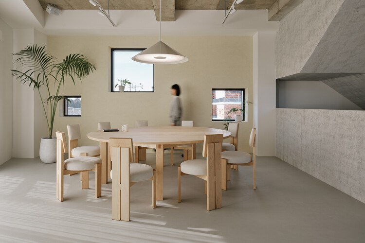 Ozbe Cafe / Kkol Studio - Интерьерная фотография, столовая, дерево, стул