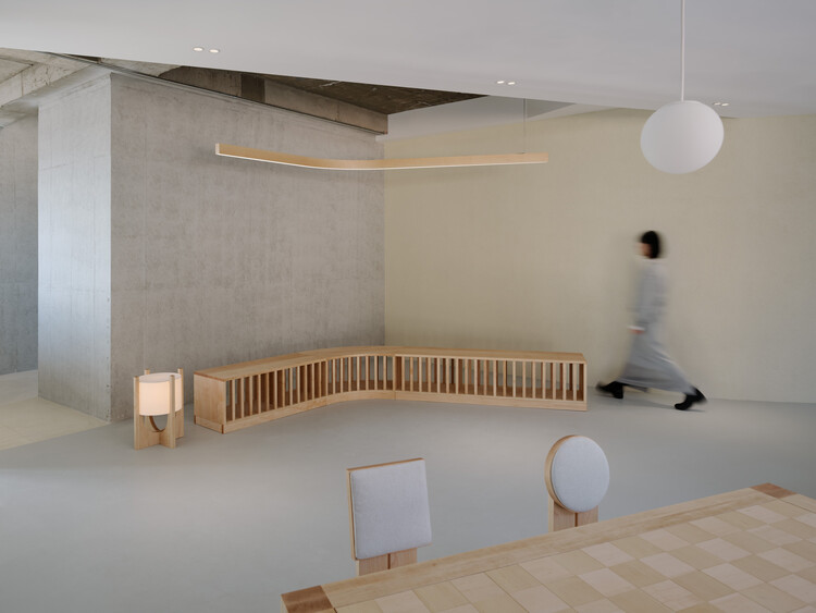 Ozbe Cafe / Kkol Studio - Интерьерная фотография, древесина