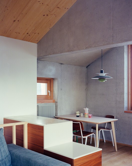 Casa PJA / ES -Arch - Интерьерная фотография, дерево, освещение, стул