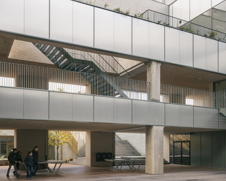 Egied van Broeckoven School / B2AI - Интерьерная фотография