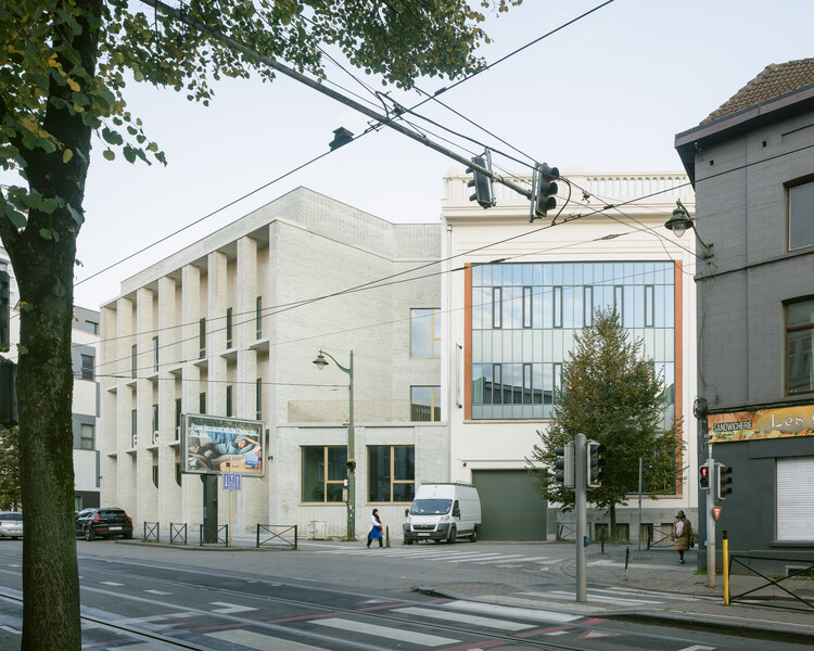 Egied van Broeckoven School / B2AI - внешняя фотография, бетон