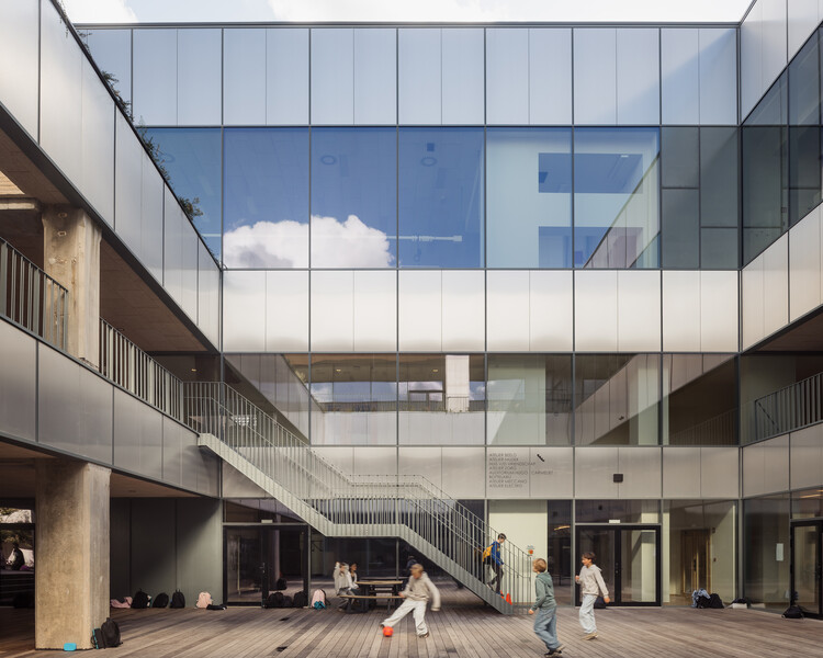 Egied van Broeckoven School / B2AI - Интерьерная фотография