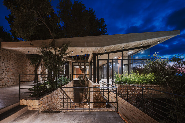 Baconi Villa / Mad Architecture & Design - изображение 12 из 14