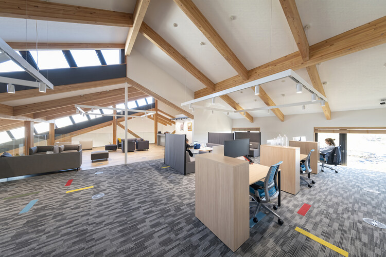 Haruna Innovation Center / Naomi Sato Architects - Интерьерная фотография, кухня, стул