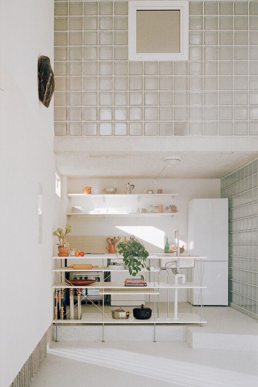 Mon58 House / Associati - Интерьерная фотография, стеллажи