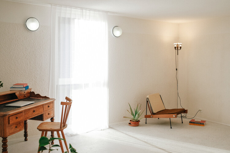 Mon58 House / Associati - Интерьерная фотография, дерево, освещение