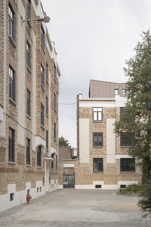 Roche Fatale Social Housing Reportion / P & P Architectes + Atelier D'Architecture A4 - Внешняя фотография, фасад, кирпич