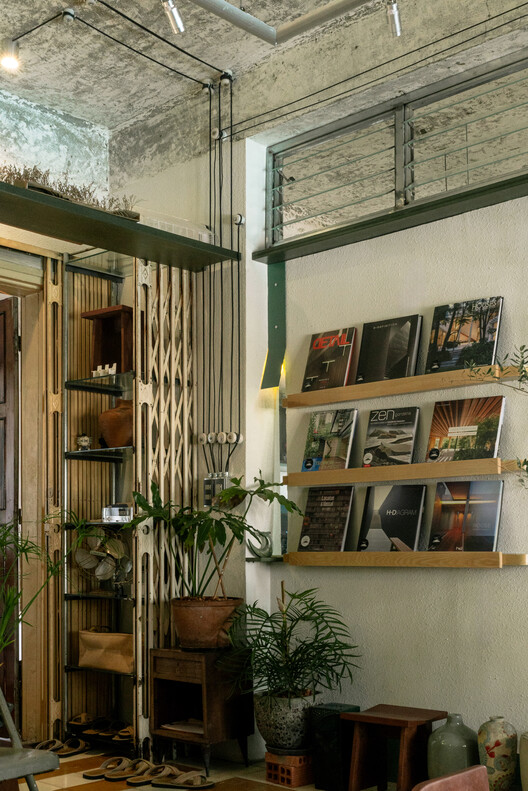 Xưởng xép Office / xưởng xép - Интерьерная фотография, дерево, освещение