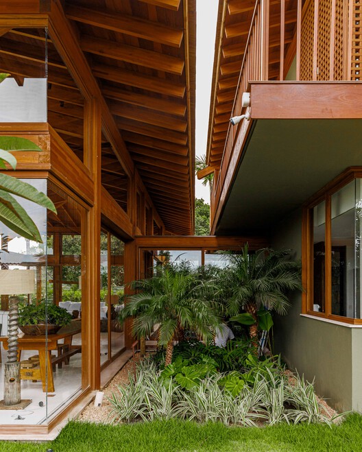 GS House / Attmo arquitetos - Интерьерная фотография, древесина, сад, луч