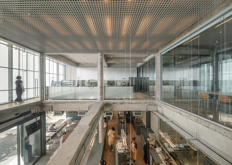 Factory Coffee HQ / TastSpace Co., Ltd. - Интерьерная фотография, стекло