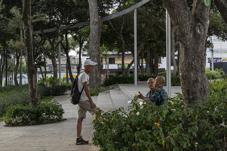 Bucaramanga Centenario Park/ tabuú + Iván Acevedo Arquitectura - Внешняя фотография