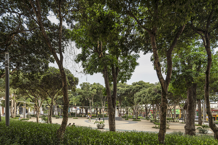 Bucaramanga Centenario Park/ tabuú + Iván Acevedo Arquitectura - изображение 3 из 13