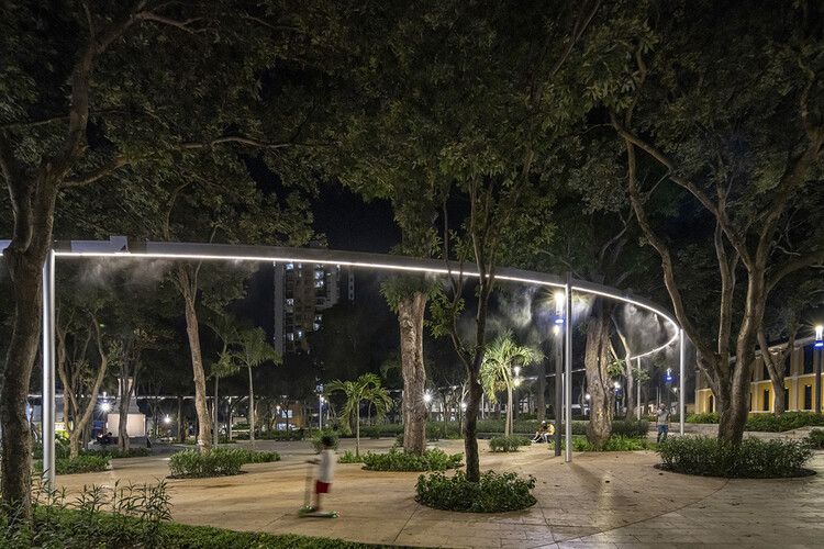 Bucaramanga Centenario Park/ tabuú + Iván Acevedo Arquitectura - Внешняя фотография, освещение