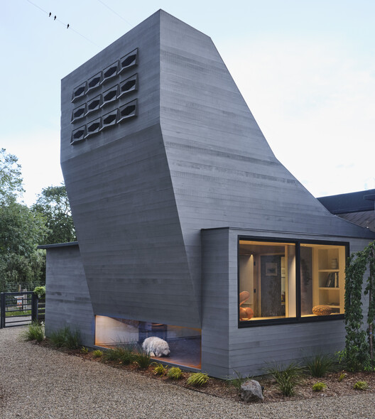 Траурный DoveCote / Schwartz и архитектура - внешняя фотография, древесина, бетон