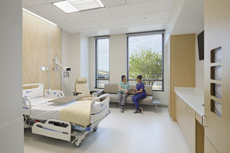 Uchicago Medicine Crown Point / Perkins & Will - Interior Photography