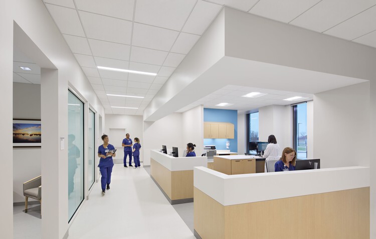 Uchicago Medicine Crown Point / Perkins & Will - Интерьерная фотография, кухня