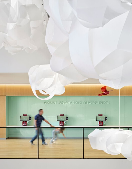 Uchicago Medicine Crown Point / Perkins & Will - Интерьерная фотография, освещение