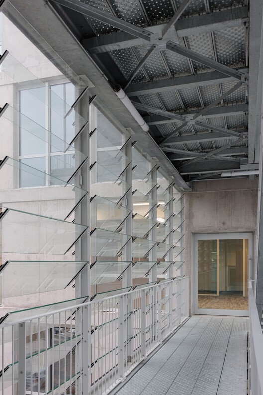M45 Building / Tripyque - Интерьерная фотография, стекло