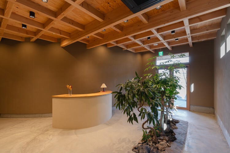 Lab Store / Architrip Inc. - Интерьерная фотография, дерево, освещение