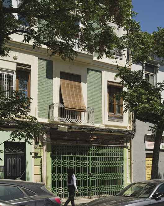 Casa Ona / Paloma Bau Studio - внешняя фотография, окна, дверь, балкон