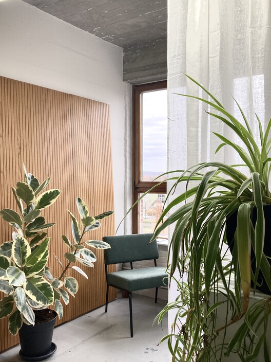 Marie Thumas Workplace / Tweestroom Architecten - Интерьерная фотография, дерево, стул
