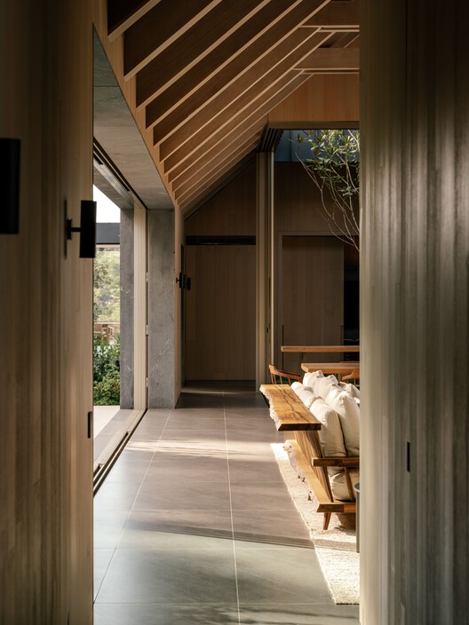 CCB House / Kiko Salomão + Marcio Tanaka - изображение 9 из 17