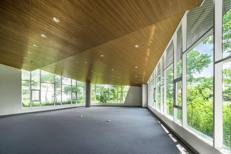Mailiao Community Education Park / Zoom Design Atelier - Интерьерная фотография, стекло