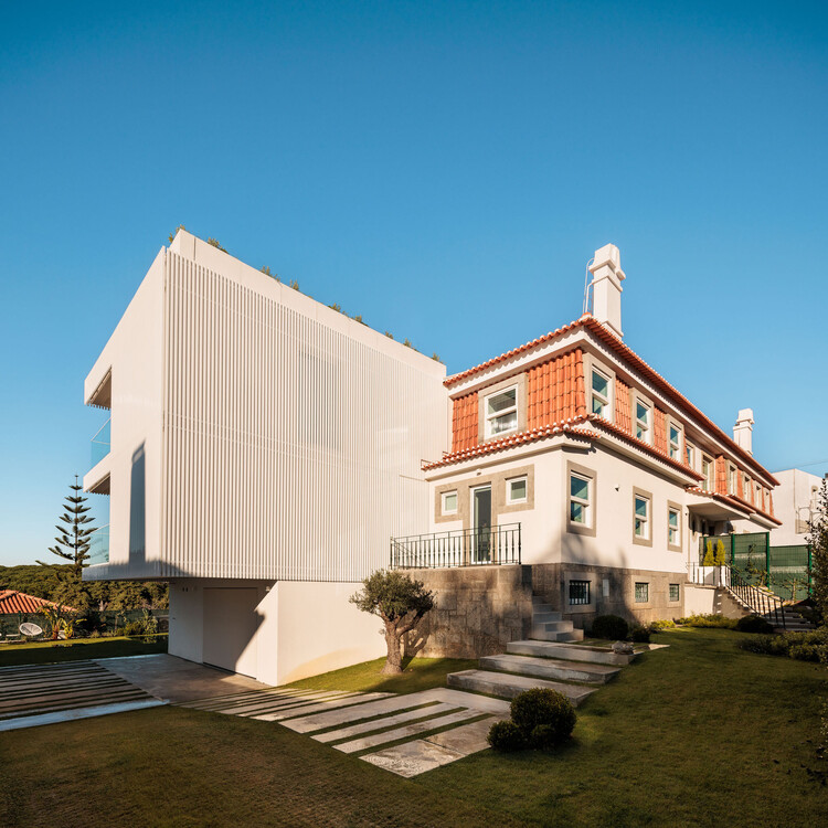 Restelo Mgr House / João Tiago Aguiar, Arquitectos - Внешняя фотография