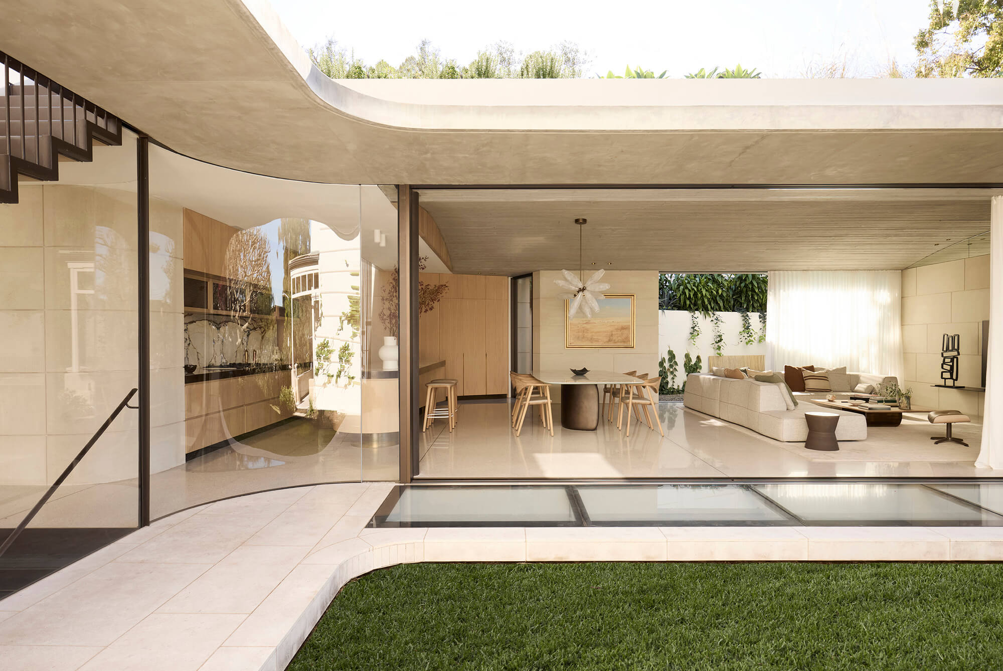 Hidden Home / Luigi Rosselli Architects