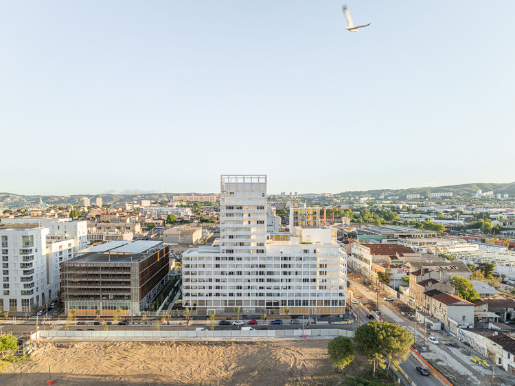 Alpha XXL Mediterranean Mixed Block / Rémy Marciano Architecte - Extery Photography