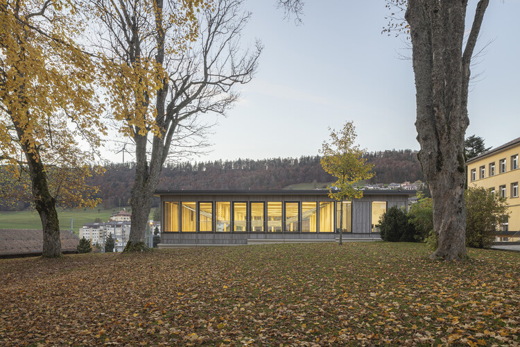 Sainte -Croix Gymnasium / Mue Atelier + Bsaar + Erbat SA - изображение 17 из 31