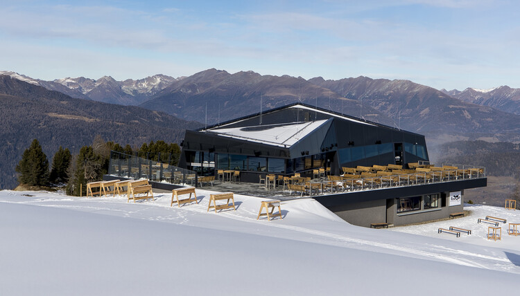 Ресторан ресторана Eagle Mountain Restaurant / Viereck Architects - изображение 2 из 20