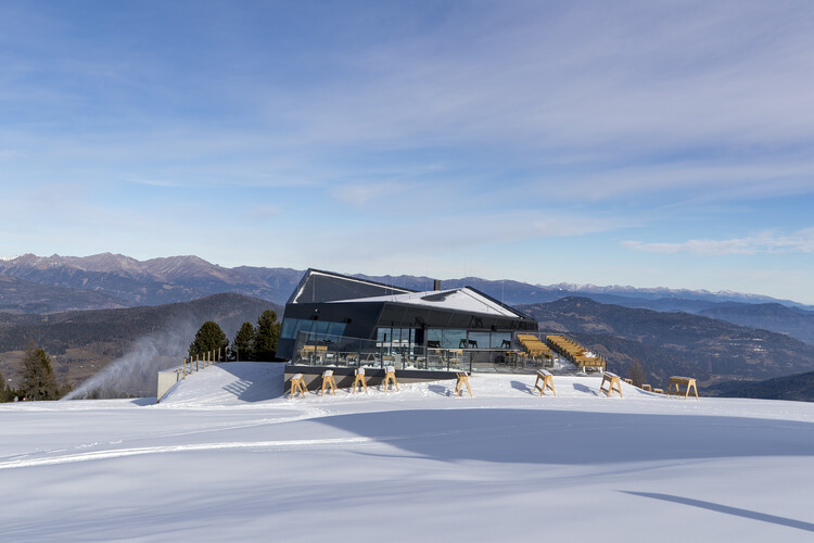Ресторан Eagle Mountain Restaurant / Viereck Architects - Внешняя фотография