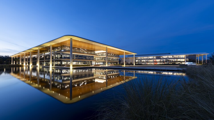 PGA Tour Studios / Foster + Partners - Image 2 из 23