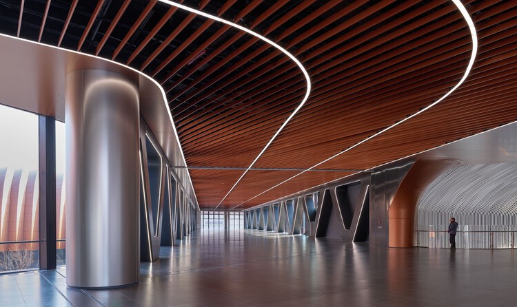 Международный выставочный и конференц -центр Captial / Ahare Architects Zaha Hadid - изображение 15 из 63