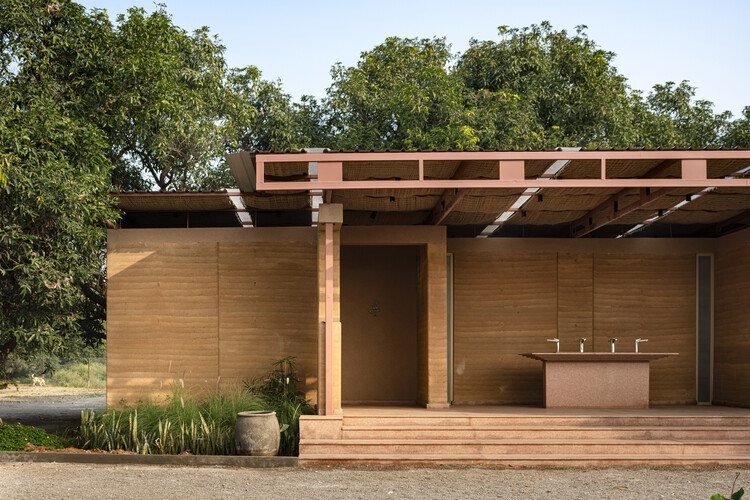 Aina Community Dousment / Naav Studio - изображение 6 из 16