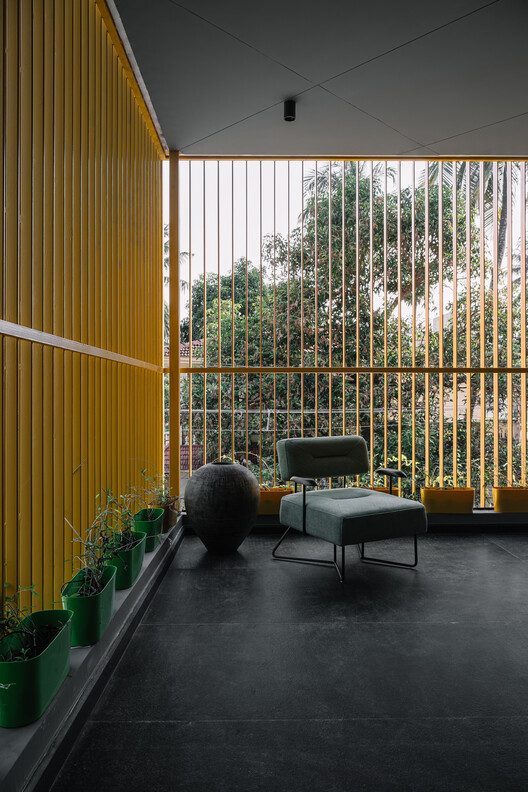 Желтая коробка / Aslam Sham Architects - изображение 3 из 27