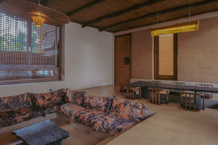 Essoua Pavilion / Moyésoa - Интерьерная фотография, спальня, дерево