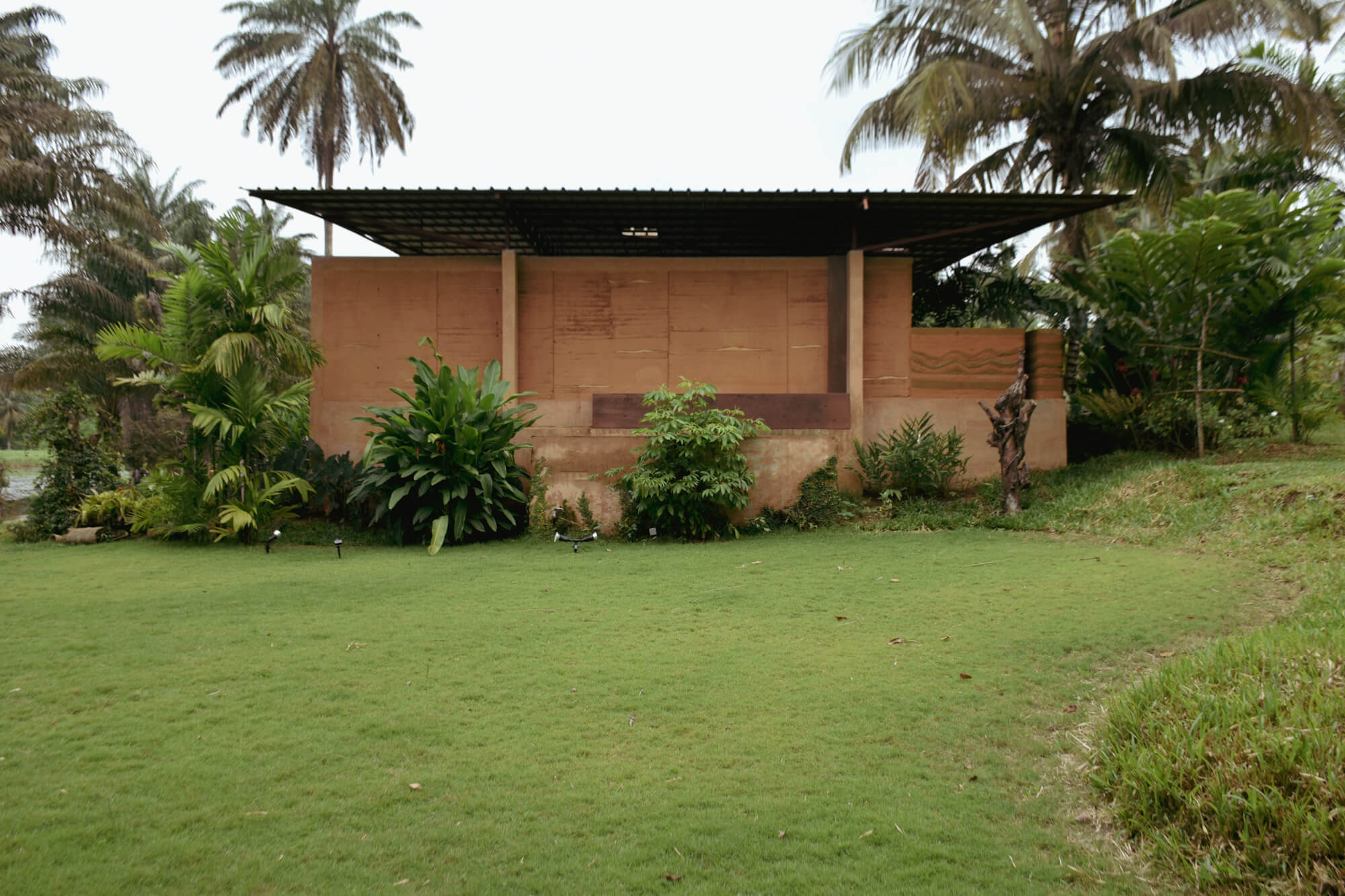 Essoua Pavilion / Moyésoa | Архидали