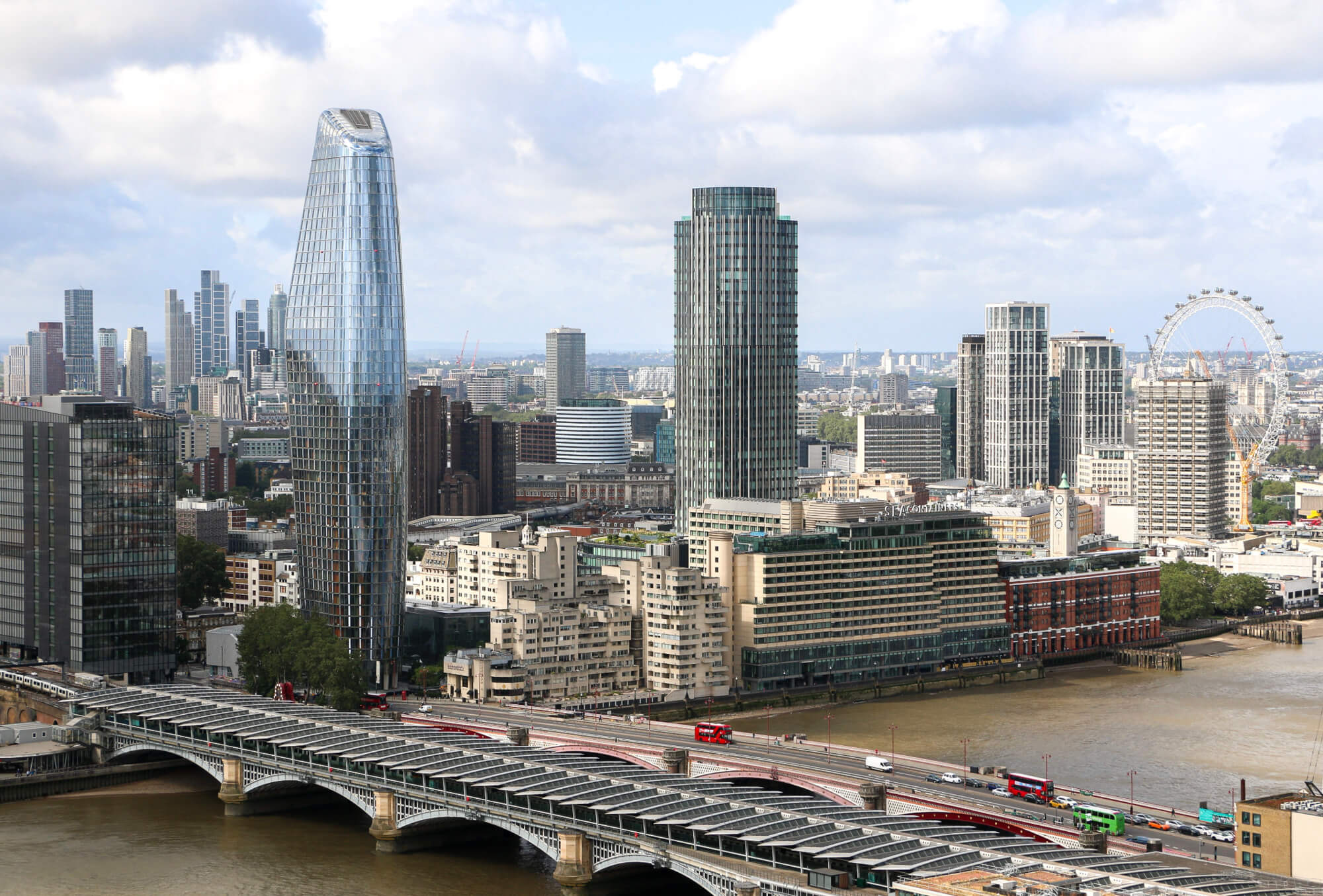 Foster + Partners и Heatherwick Studio среди команд с коротким списком для национального мемориала королевы Елизаветы II в Великобритании