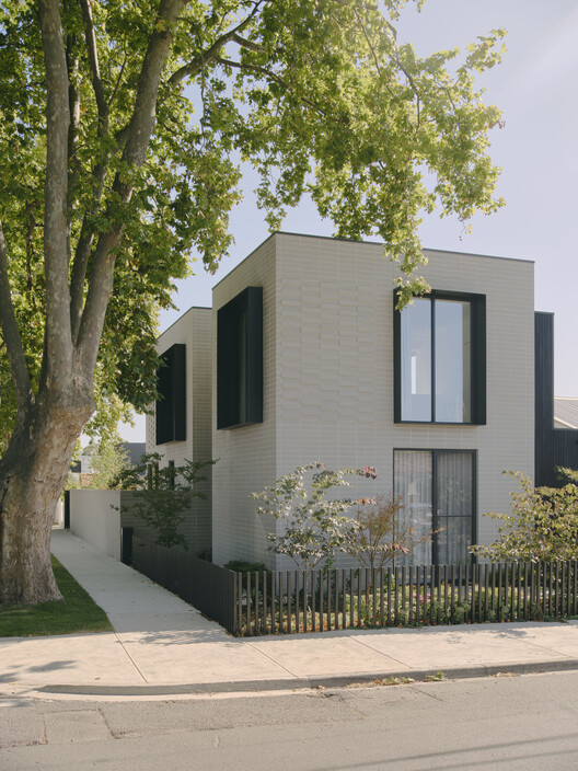 Связанный дом / C.Kairouz Architects - внешняя фотография, бетон